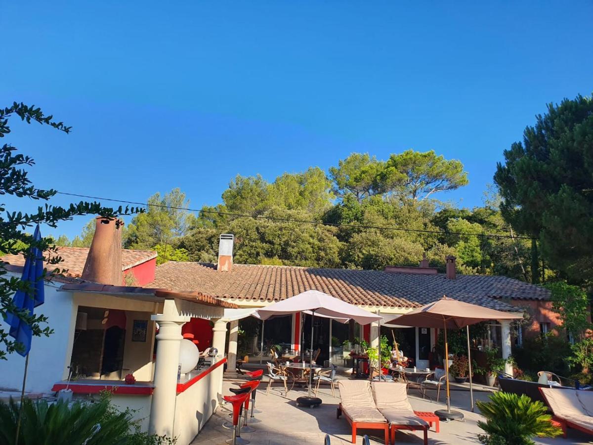 Au Mas Saint Pierre Hotel Pignans Екстериор снимка