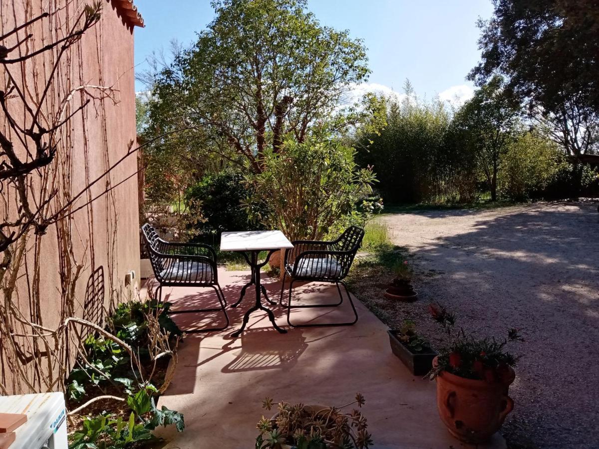 Au Mas Saint Pierre Hotel Pignans Екстериор снимка