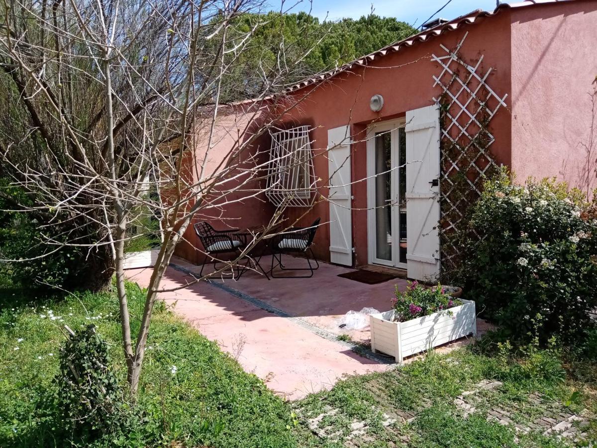 Au Mas Saint Pierre Hotel Pignans Екстериор снимка