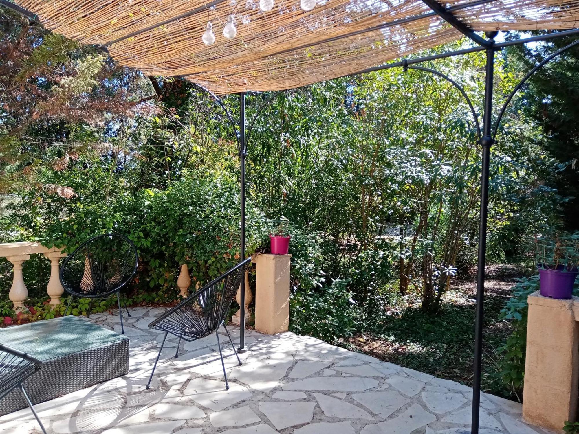 Au Mas Saint Pierre Hotel Pignans Екстериор снимка