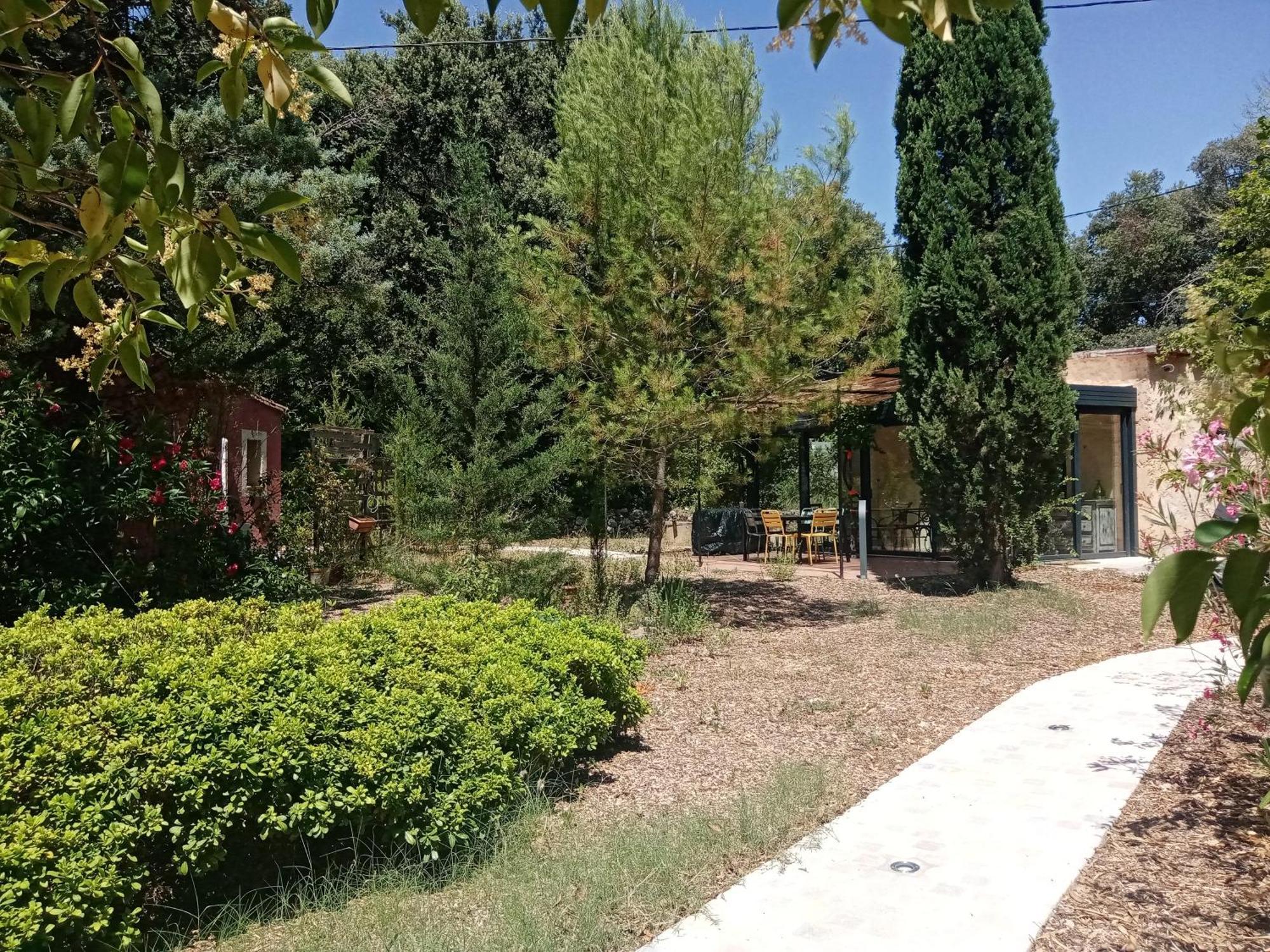 Au Mas Saint Pierre Hotel Pignans Екстериор снимка