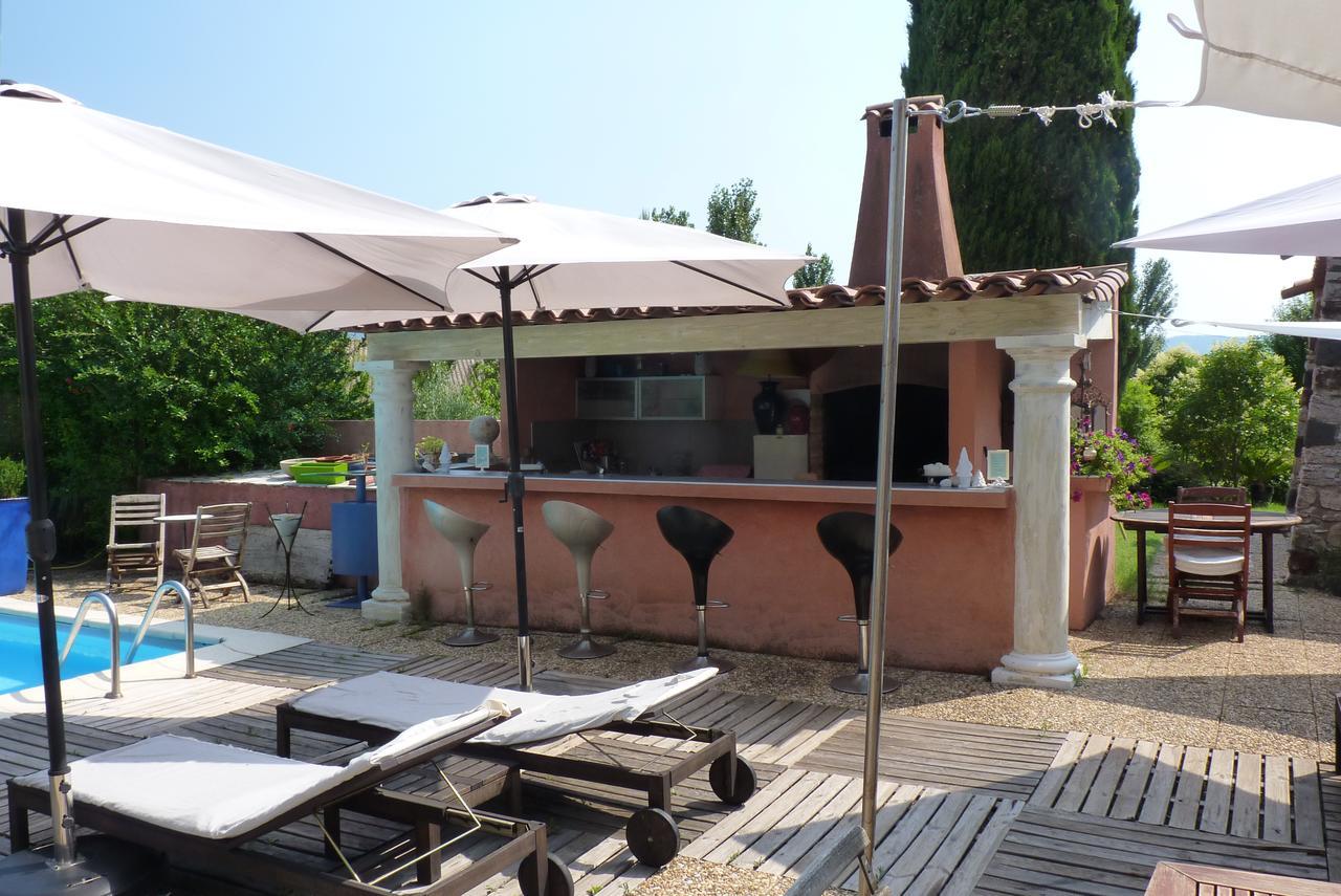 Au Mas Saint Pierre Hotel Pignans Екстериор снимка